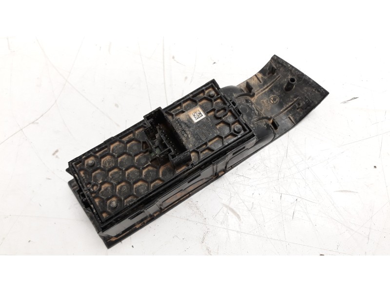 Recambio de mando elevalunas delantero izquierdo para skoda fabia 1.0 tsi referencia OEM IAM 5E0959857A IAF960037 