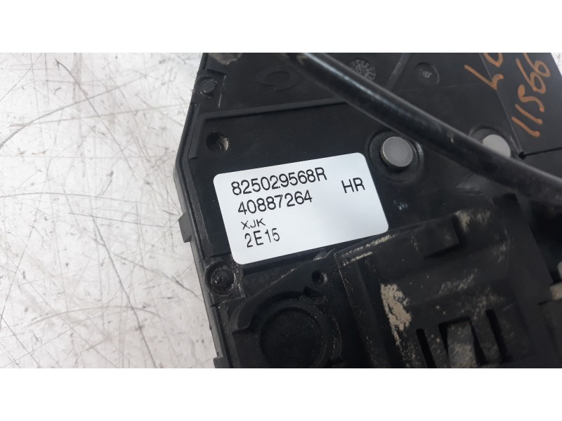 Recambio de cerradura puerta lateral derecha para renault express advance referencia OEM IAM 825029568R  