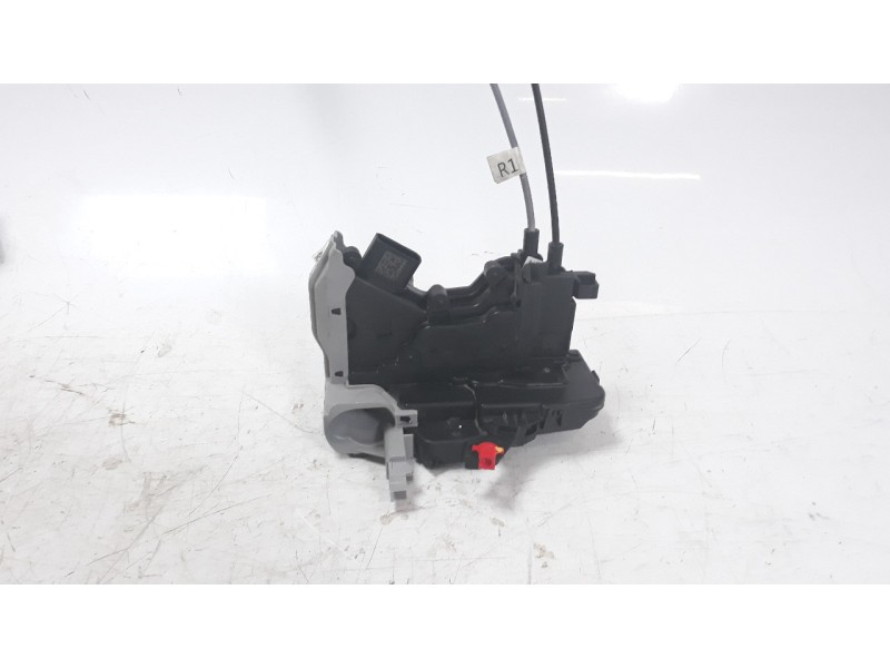 Recambio de cerradura puerta delantera derecha para hyundai kona 1.0 tgdi cat referencia OEM IAM 81320J9010  