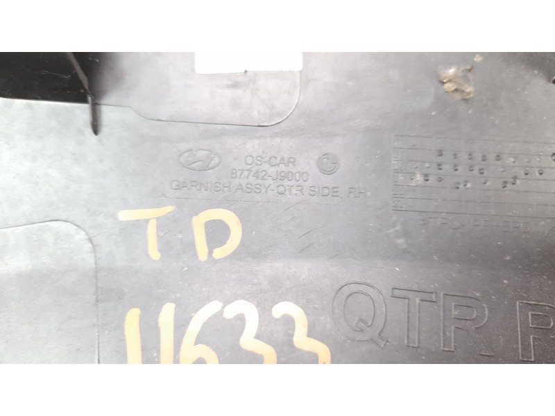 Recambio de aletin trasero derecho para hyundai kona 1.0 tgdi cat referencia OEM IAM 87742J9000  