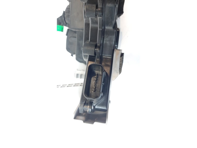 Recambio de cerradura puerta trasera izquierda para hyundai kona 1.0 tgdi cat referencia OEM IAM 81410J9500  