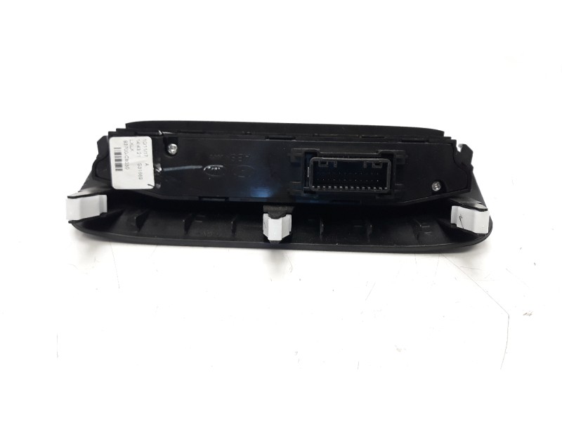 Recambio de pantalla multifuncion para hyundai i20 1.2 16v cat referencia OEM IAM 93700C8030  