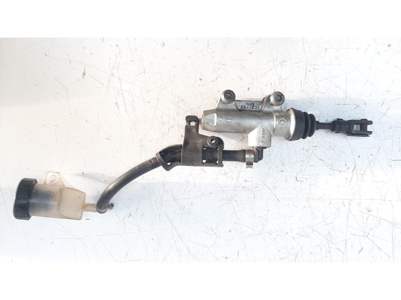 Recambio de bomba freno para bmw f 800 r referencia OEM IAM 34217692190  