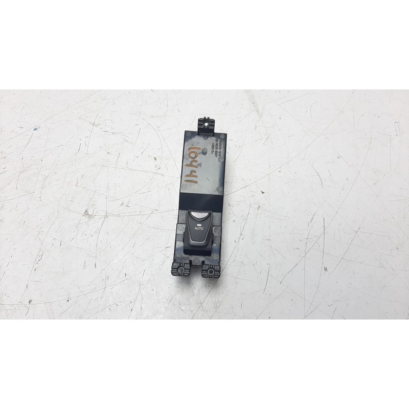 Recambio de mando elevalunas trasero derecho para hyundai santa fe (dm) 2.2 crdi cat referencia OEM IAM 935802W000  