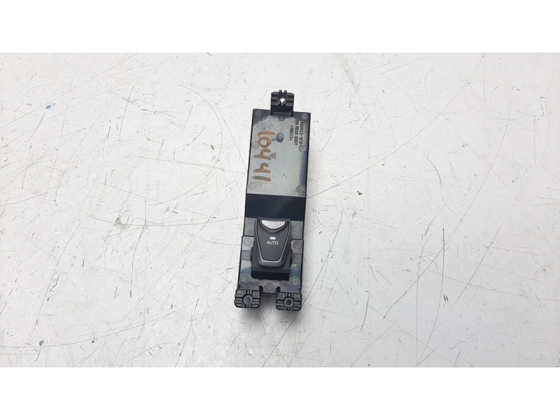 Recambio de mando elevalunas trasero derecho para hyundai santa fe (dm) 2.2 crdi cat referencia OEM IAM 935802W000  