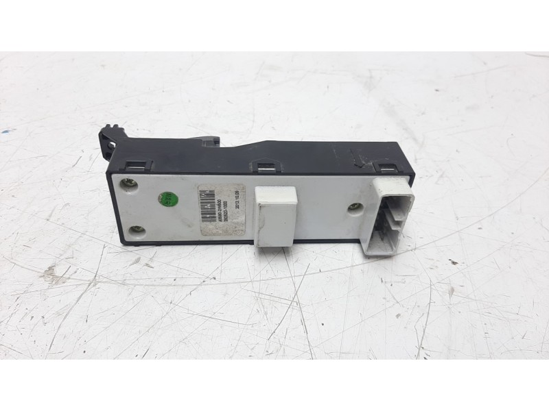 Recambio de mando elevalunas trasero derecho para hyundai santa fe (dm) 2.2 crdi cat referencia OEM IAM 935802W000  