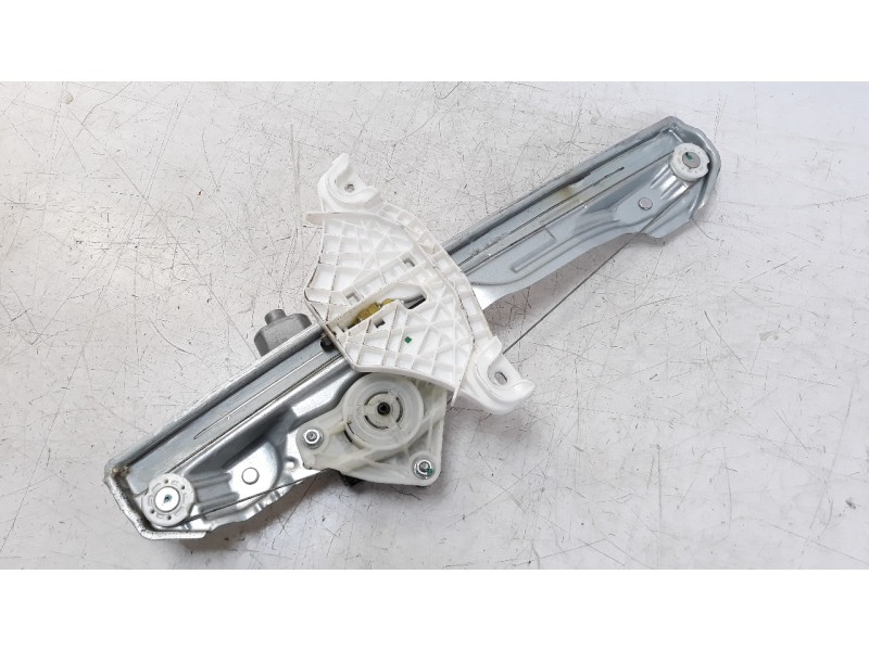 Recambio de elevalunas trasero derecho para hyundai kona 1.0 tgdi cat referencia OEM IAM 83404J9000  