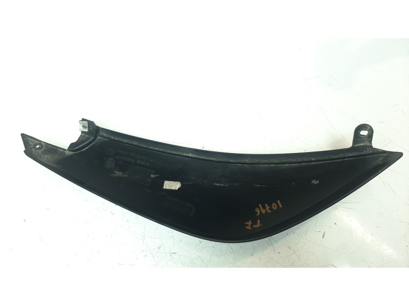 Recambio de moldura para bmw f 800 r referencia OEM IAM 46628358243  