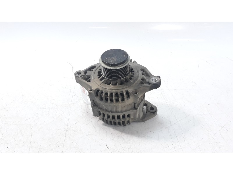 Recambio de alternador para nissan terrano/terrano.ii (r20) 3.0 td cat referencia OEM IAM 23100VC100 ALF340102 