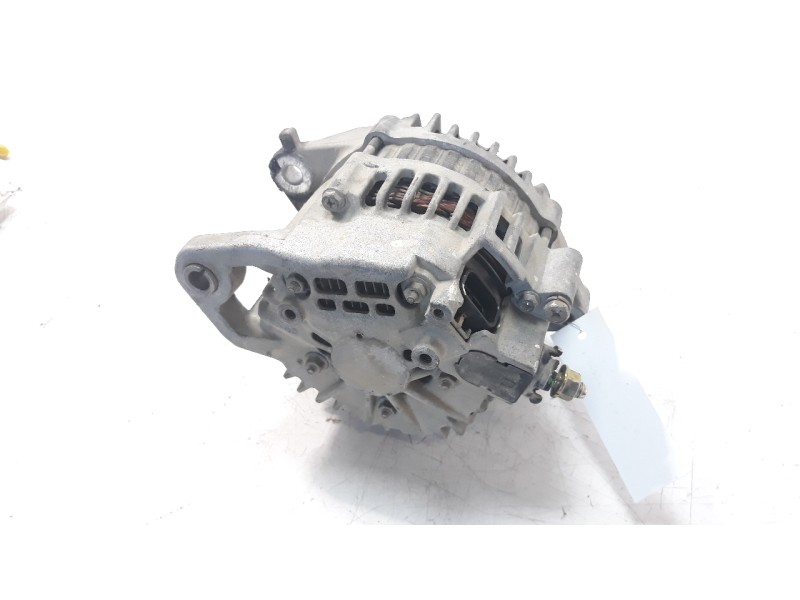 Recambio de alternador para nissan terrano/terrano.ii (r20) 3.0 td cat referencia OEM IAM 23100VC100 ALF340102 