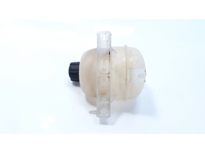 Recambio de deposito expansion para dacia sandero 1.5 blue dci diesel fap cat referencia OEM IAM 8200686355  