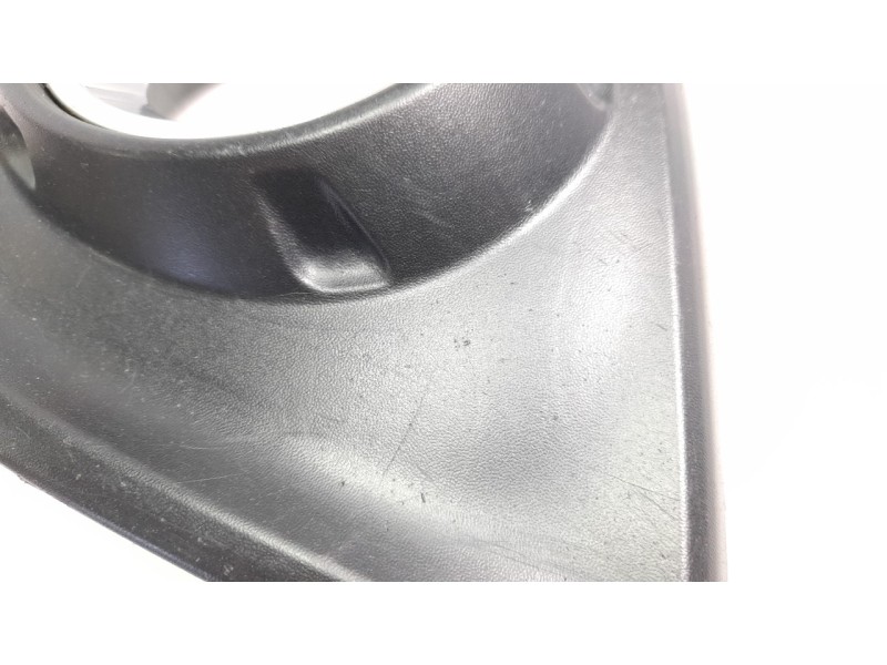 Recambio de rejilla paragolpes izquierda para toyota hilux vii 2.4 d referencia OEM IAM 521280K170 108909320 