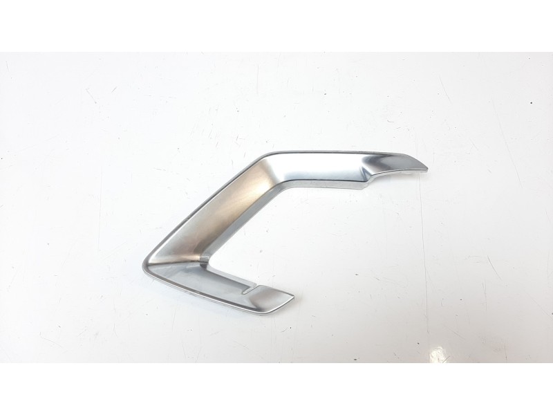 Recambio de moldura para peugeot 308 1.2 12v e-thp referencia OEM IAM 98047129VV 1336236X 