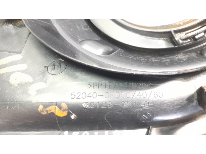 Recambio de rejilla paragolpes izquierda para toyota hilux vii 2.4 d referencia OEM IAM 521280K170 108909320 