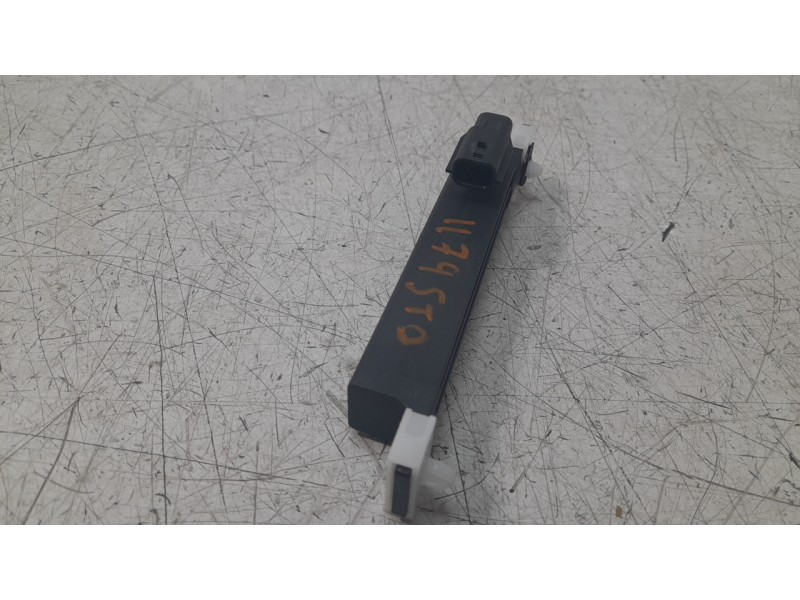 Recambio de antena para dacia duster ii anniversary referencia OEM IAM 285908268R  