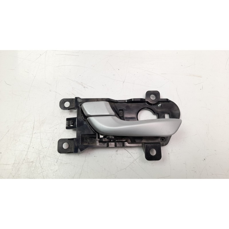 Recambio de maneta interior trasera izquierda para hyundai santa fe (dm) 2.2 crdi cat referencia OEM IAM 826102W000  
