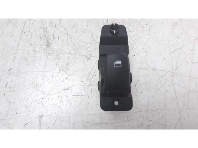 Recambio de mando elevalunas delantero derecho para hyundai kona 1.0 tgdi cat referencia OEM IAM 3K552B1200  