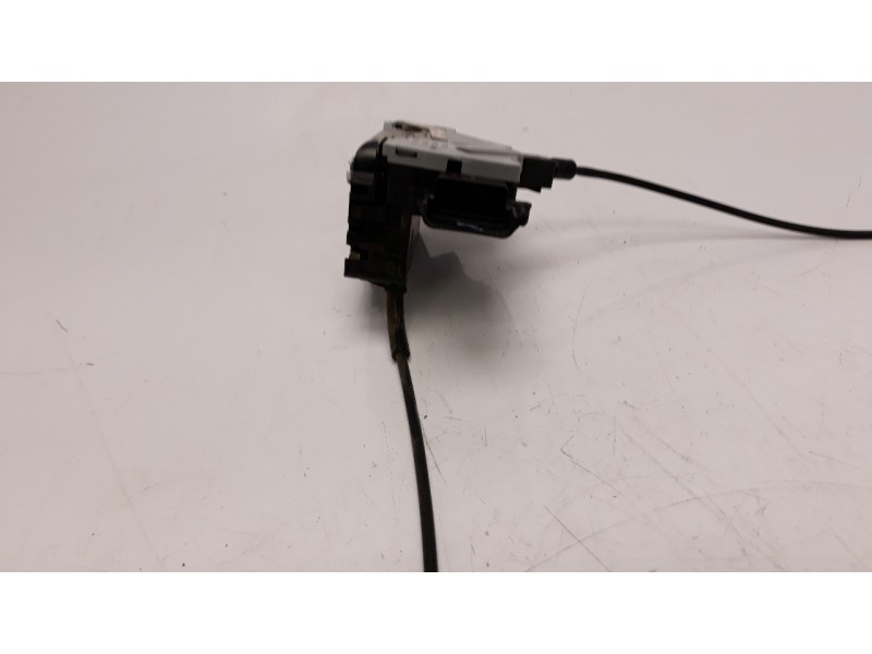 Recambio de cerradura puerta trasera izquierda para citroen c4 picasso 2.0 blue-hdi fap referencia OEM IAM 24090816  