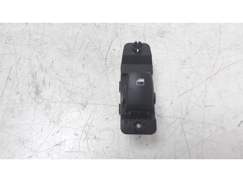 Recambio de mando elevalunas trasero derecho para hyundai kona 1.0 tgdi cat referencia OEM IAM 93581J9000  