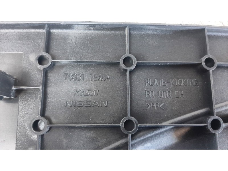 Recambio de moldura para nissan 370 z (z34) 3.7 v6 24v cat referencia OEM IAM 769B11EA0A  