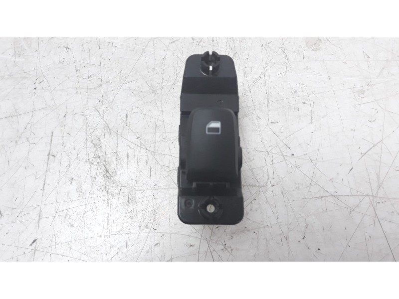 Recambio de mando elevalunas trasero izquierdo para hyundai kona 1.0 tgdi cat referencia OEM IAM 93581J9000  