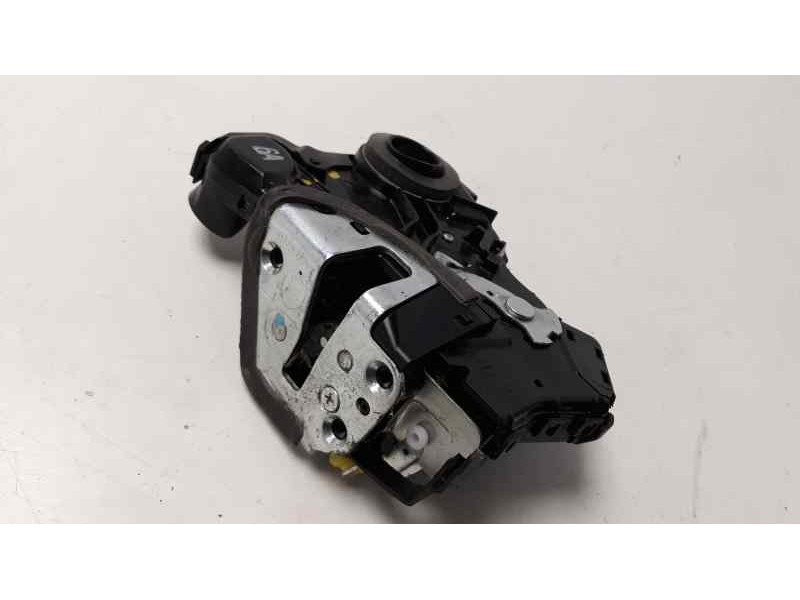 Recambio de cerradura puerta delantera izquierda para toyota auris active referencia OEM IAM 6904002210  