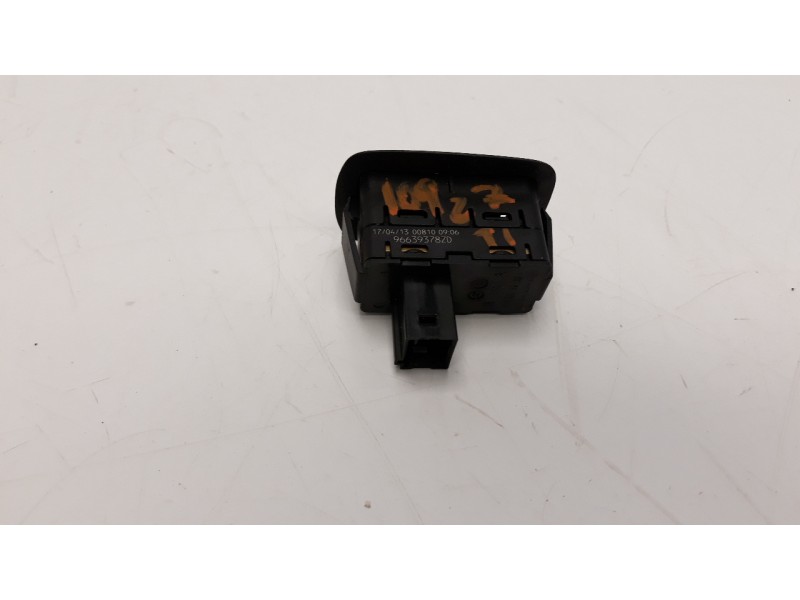 Recambio de mando elevalunas trasero derecho para citroen c4 picasso 2.0 blue-hdi fap referencia OEM IAM 96639378ZD  