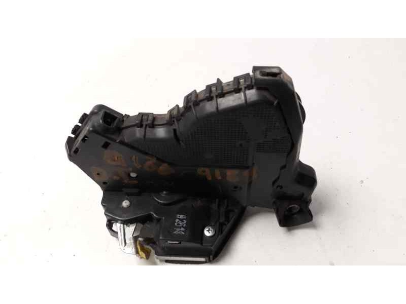 Recambio de cerradura puerta delantera izquierda para toyota auris active referencia OEM IAM 6904002210  