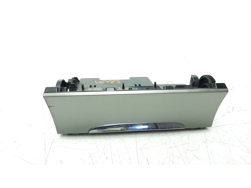 Recambio de cenicero para volkswagen passat berlina (3c2) 2.0 tdi referencia OEM IAM 3C0863284A 3C0857961A 