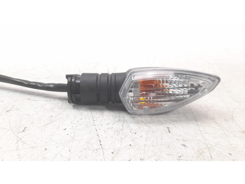 Recambio de piloto trasero derecho para yamaha tricity 300 referencia OEM IAM B63H33400200  