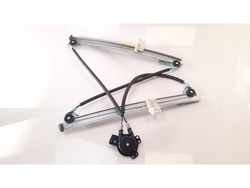 Recambio de elevalunas delantero izquierdo para renault megane ii berlina 5p referencia OEM IAM 8200325136 106193815 115599