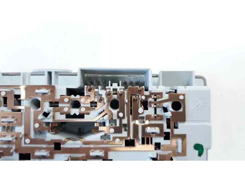 Recambio de luz interior para opel astra j lim. enjoy referencia OEM IAM 22774329  