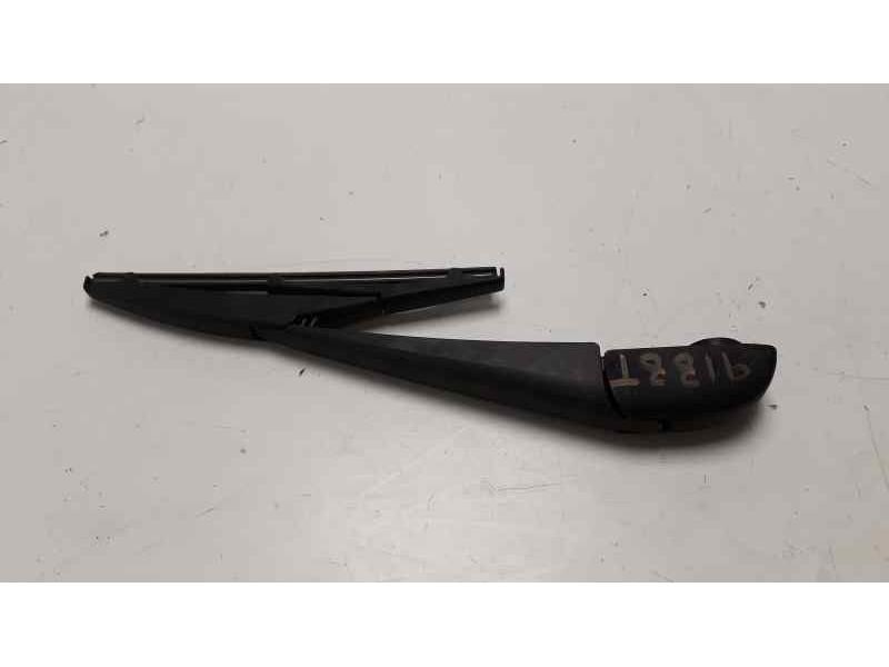 Recambio de brazo limpia trasero para toyota auris active referencia OEM IAM 8524102060  