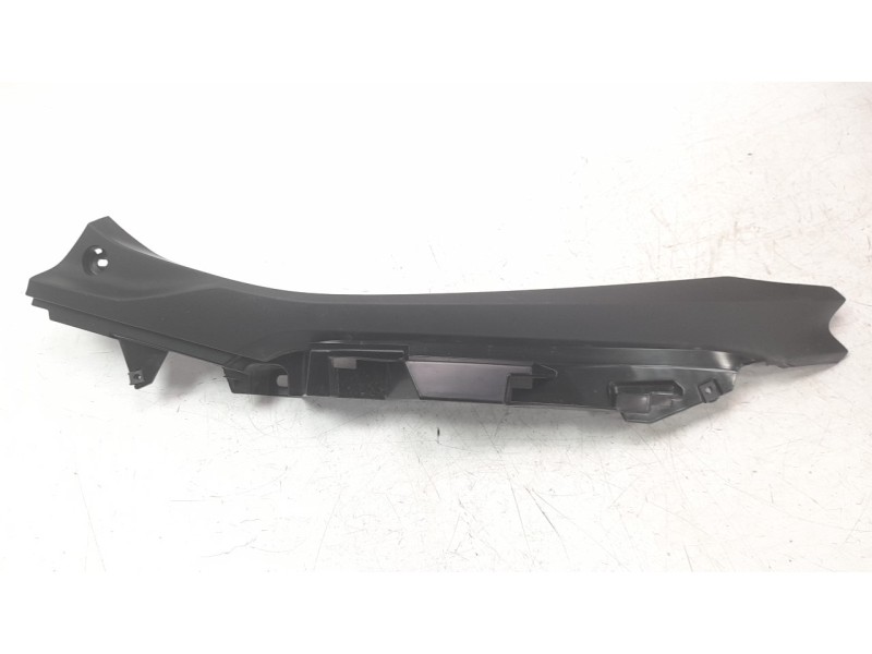 Recambio de moldura para yamaha tricity 300 referencia OEM IAM BX8F172F0000  