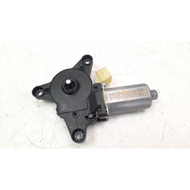 Recambio de motor elevalunas delantero derecho para mercedes-benz vito mixto 06.2003  2.1 cdi referencia OEM IAM   