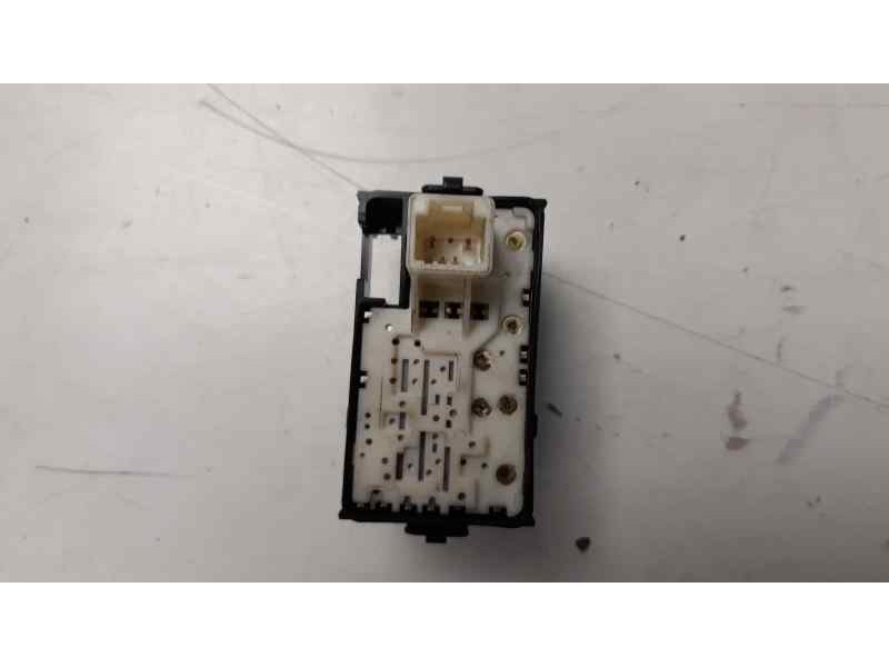 Recambio de mando elevalunas delantero derecho para toyota auris active referencia OEM IAM 848100D030  