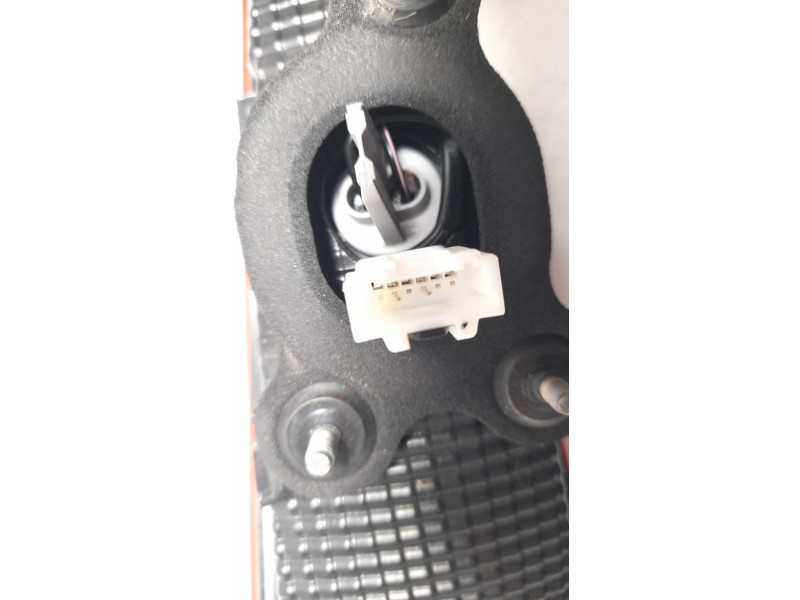 Recambio de piloto trasero derecho interior para hyundai kona 1.0 tgdi cat referencia OEM IAM 92404J9000  