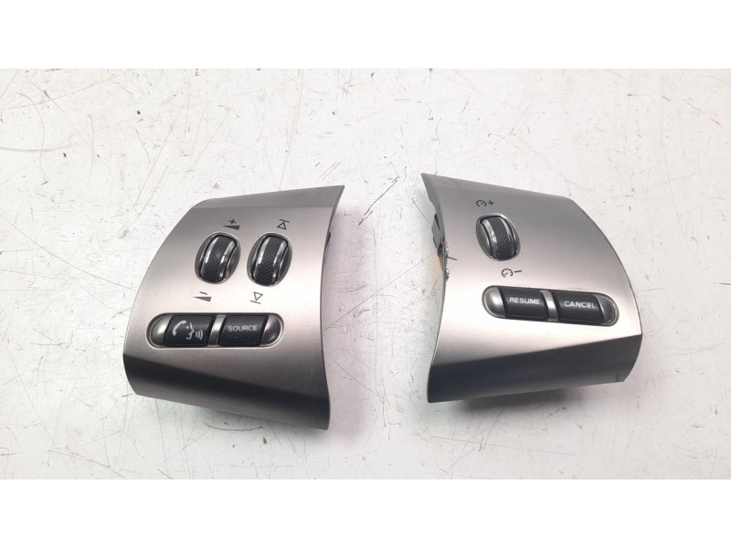 Recambio de mando volante para jaguar xf 3.0 v6 diesel cat referencia OEM IAM 8X2314K147AA 8X2314K147BA 