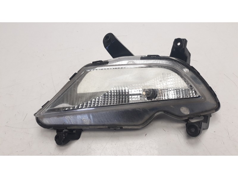 Recambio de faro antiniebla izquierdo para hyundai i20 1.2 16v cat referencia OEM IAM 92201C8100  