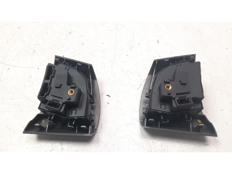 Recambio de mando volante para jaguar xf 3.0 v6 diesel cat referencia OEM IAM 8X2314K147AA 8X2314K147BA 