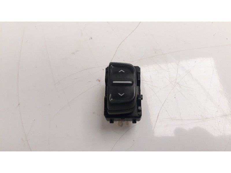 Recambio de mando elevalunas delantero izquierdo para dacia sandero 1.2 16v cat referencia OEM IAM 254214937R  