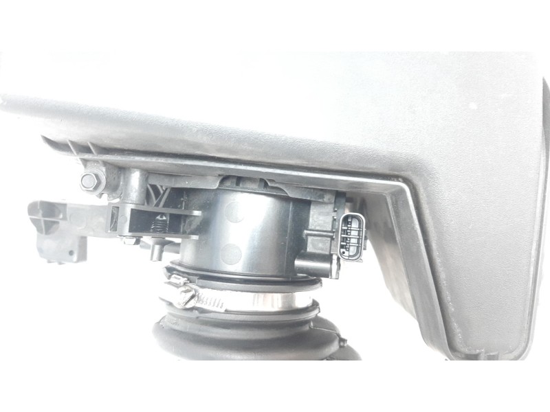 Recambio de filtro aire para volvo v40 1.6 diesel cat referencia OEM IAM 70526888  
