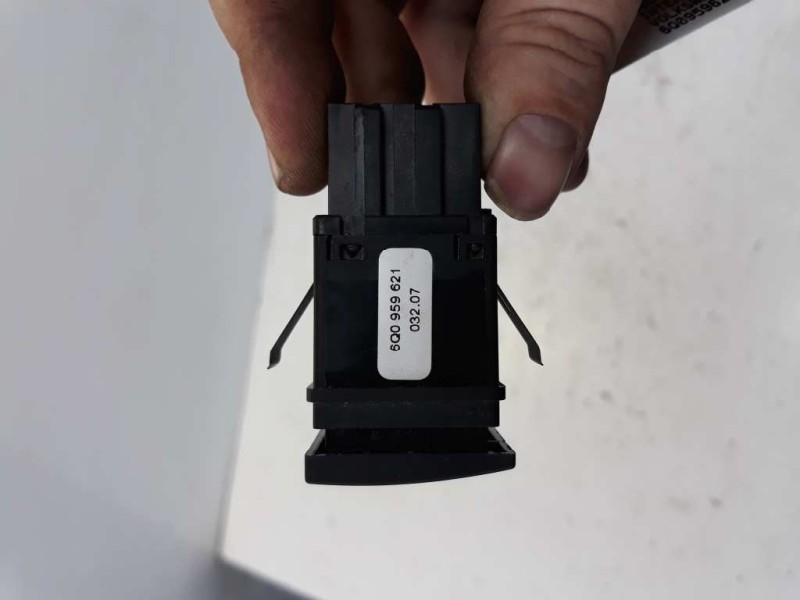 Recambio de interruptor para volkswagen polo (9n3) edition referencia OEM IAM 6Q0959621  
