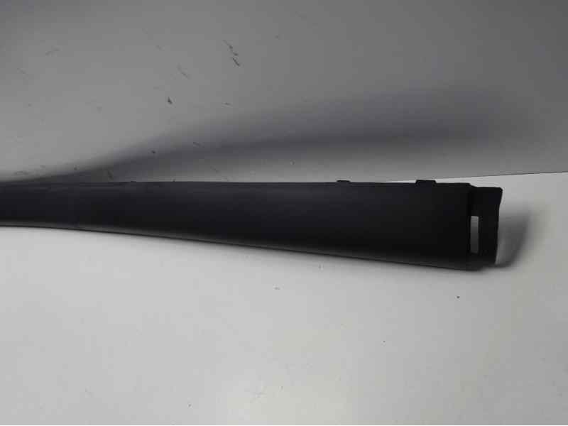 Recambio de molduras traseras para bmw serie 3 berlina (e46) referencia OEM IAM 51128195317  BM0181255