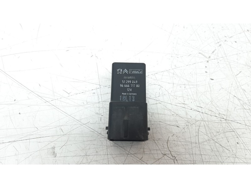 Recambio de caja precalentamiento para volvo v40 1.6 diesel cat referencia OEM IAM 51299049  