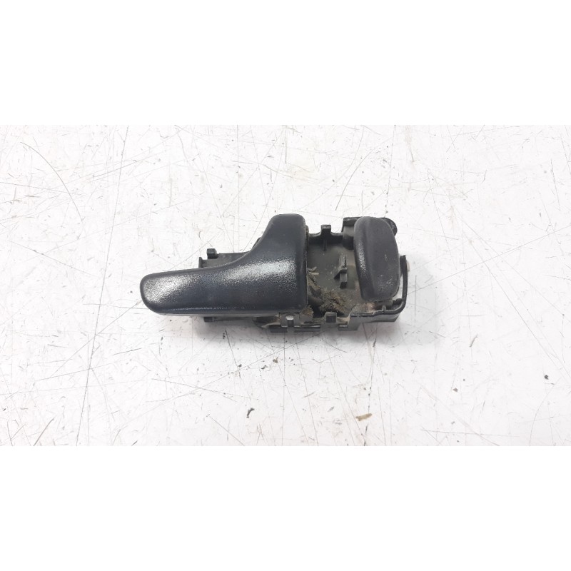 Recambio de maneta interior trasera derecha para nissan terrano/terrano.ii (r20) 3.0 td cat referencia OEM IAM 826070F600  
