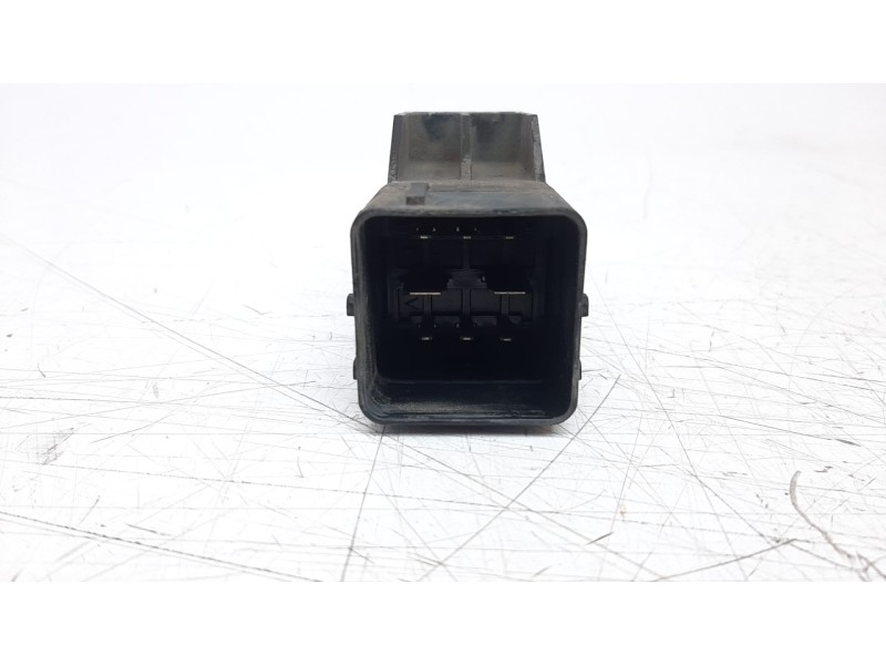 Recambio de caja precalentamiento para volvo v40 1.6 diesel cat referencia OEM IAM 51299049  