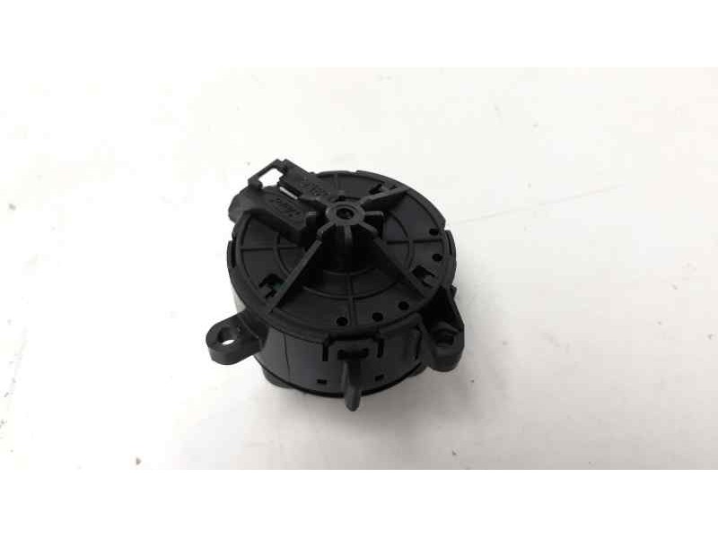 Recambio de mando volante para toyota auris active referencia OEM IAM 8A6T14K147AE  