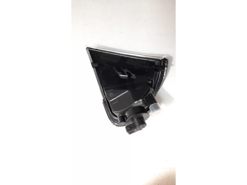 Recambio de piloto delantero derecho para toyota avensis berlina (t 22) referencia OEM IAM 8150005030 108904620 TY2404013