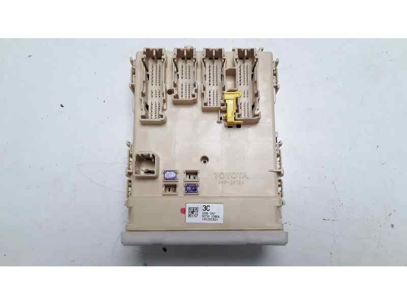Recambio de caja reles / fusibles para toyota auris active referencia OEM IAM 63583367 8273012X80A 8922102331